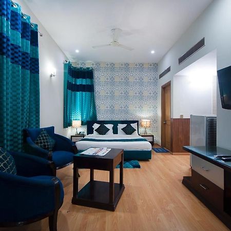 Imperial Apartments Huda City غورغاون المظهر الخارجي الصورة