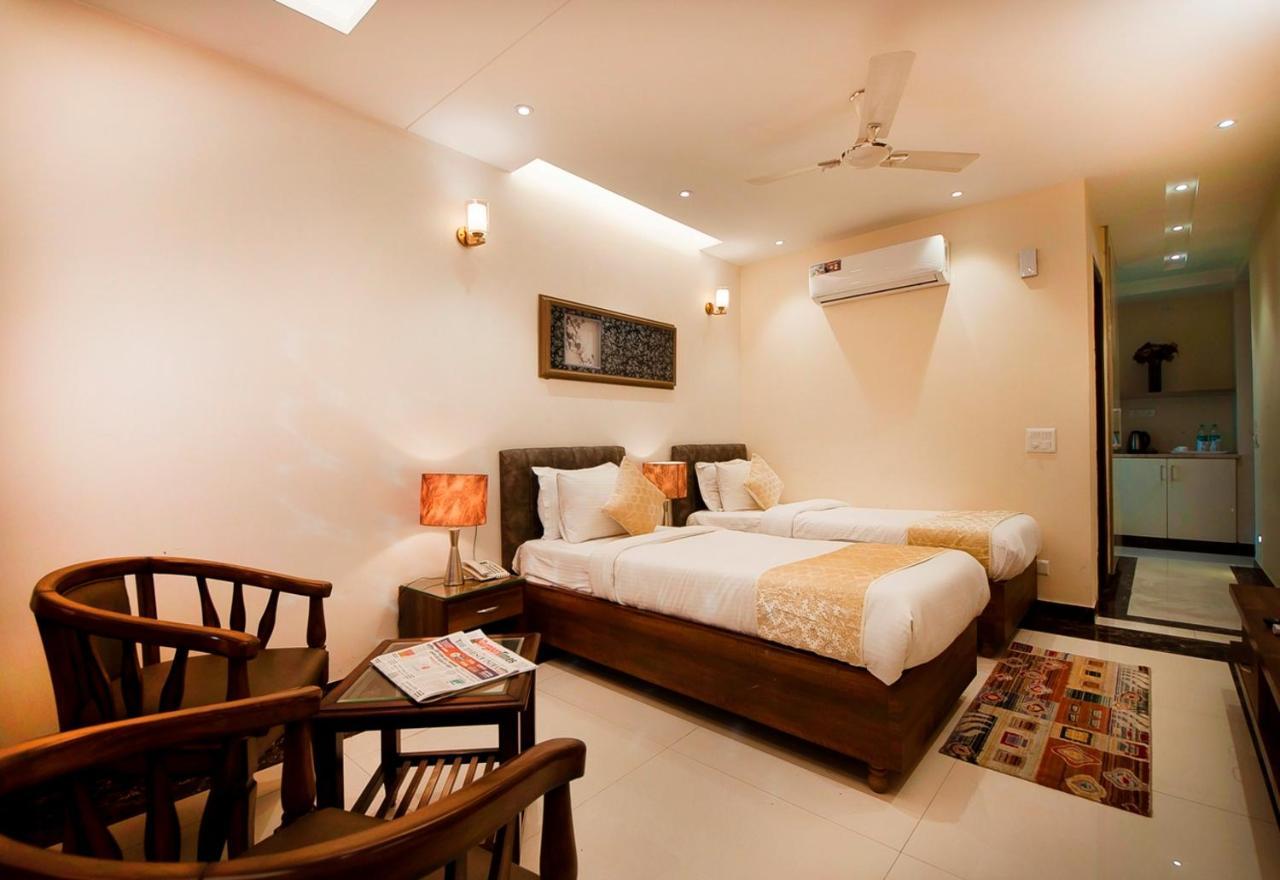 Imperial Apartments Huda City غورغاون المظهر الخارجي الصورة