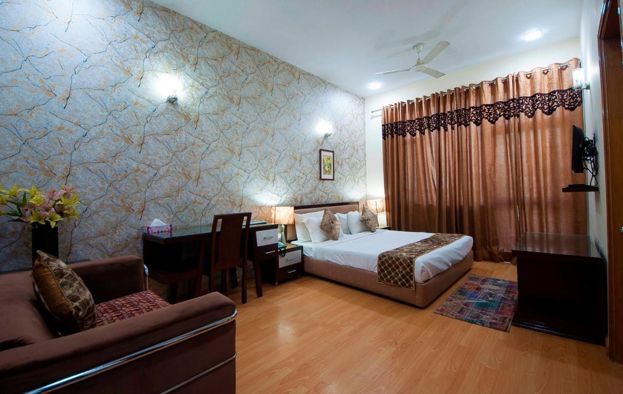 Imperial Apartments Huda City غورغاون المظهر الخارجي الصورة
