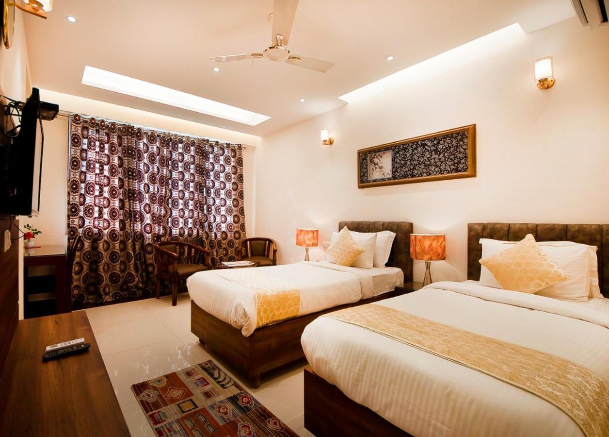 Imperial Apartments Huda City غورغاون المظهر الخارجي الصورة