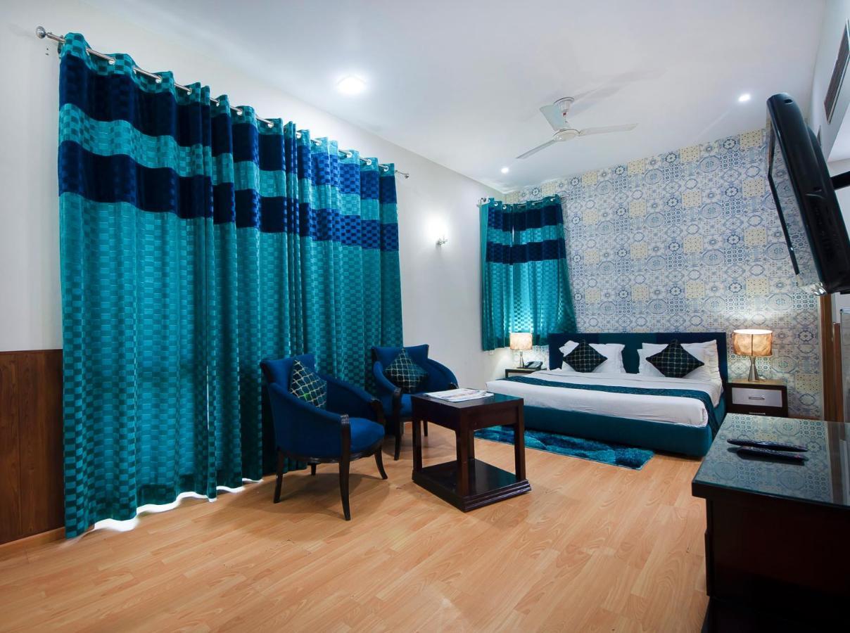 Imperial Apartments Huda City غورغاون المظهر الخارجي الصورة